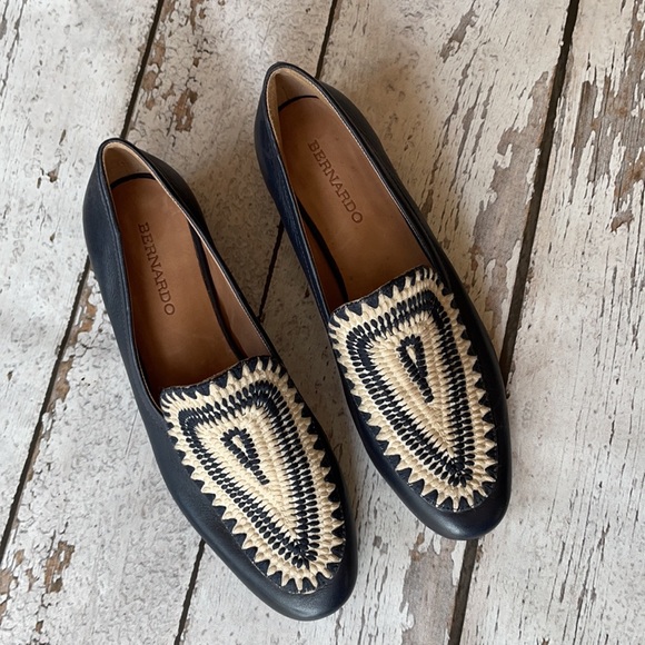 Bernardo Navy Loafer - Picture 2 of 10